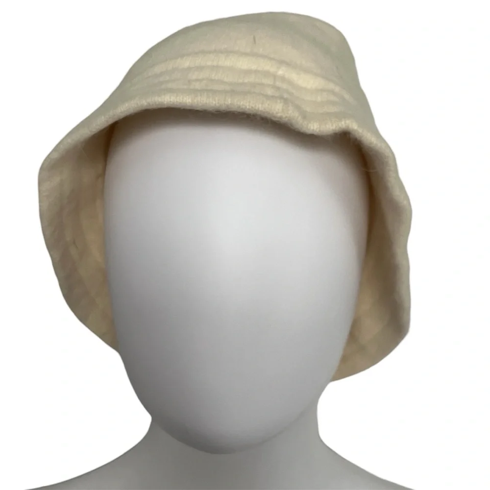 Vintage Banana Republic Bucket Hat Cream Knit Angora Wool Neutral Winter Womens - Picture 2 of 4